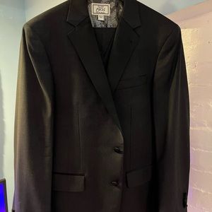 Jos. A Bank 1905 three-piece Tuxedo: 41R - 36/30